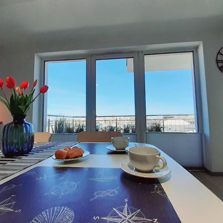Ferienwohnung Apartament Kapitanski Mostek 17A Z Widokiem Na Port I Latarnie Morska Oraz Garazem Kolberg Exterior foto