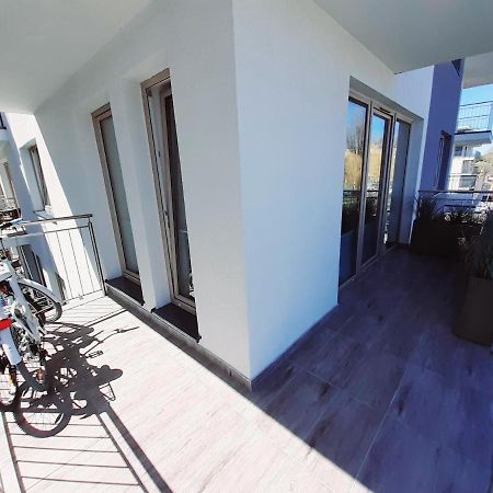 Ferienwohnung Apartament Kapitanski Mostek 17A Z Widokiem Na Port I Latarnie Morska Oraz Garazem Kolberg Exterior foto