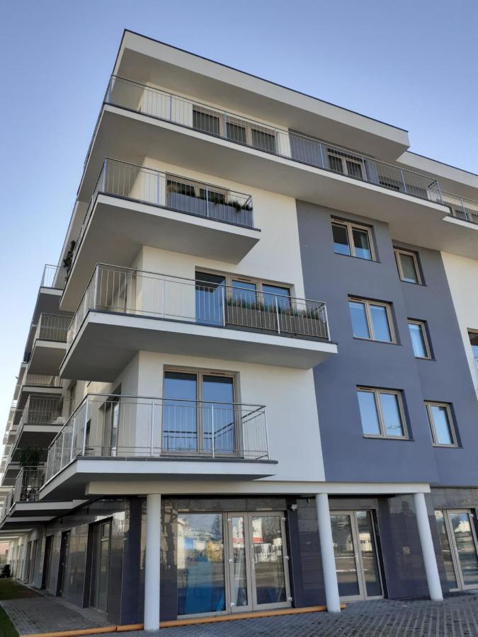Ferienwohnung Apartament Kapitanski Mostek 17A Z Widokiem Na Port I Latarnie Morska Oraz Garazem Kolberg Exterior foto